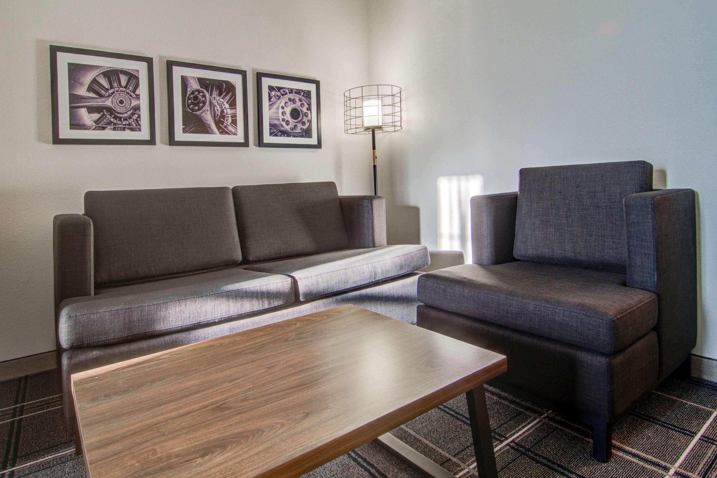 Comfort Suites Newport News Airport Extérieur photo