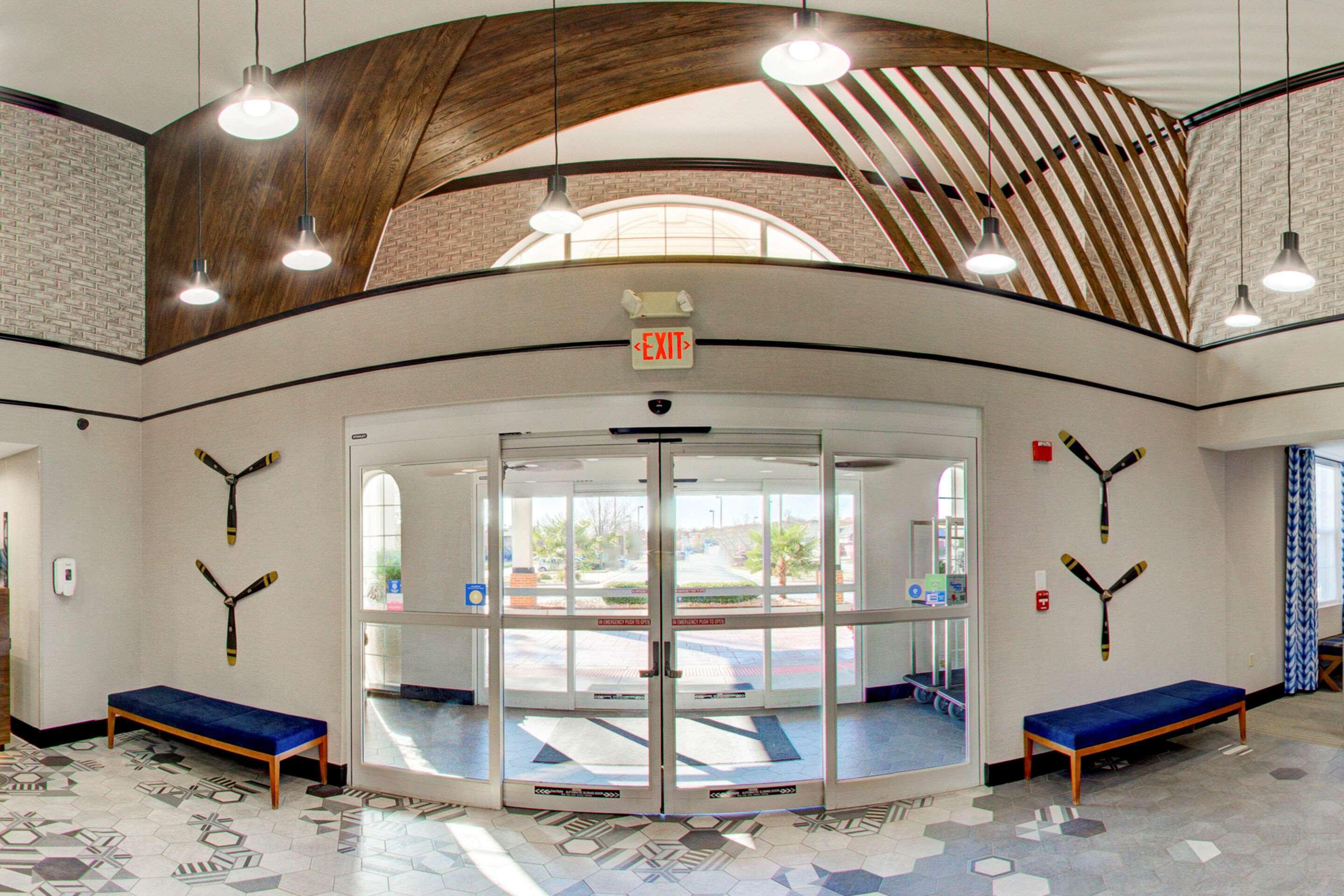 Comfort Suites Newport News Airport Extérieur photo