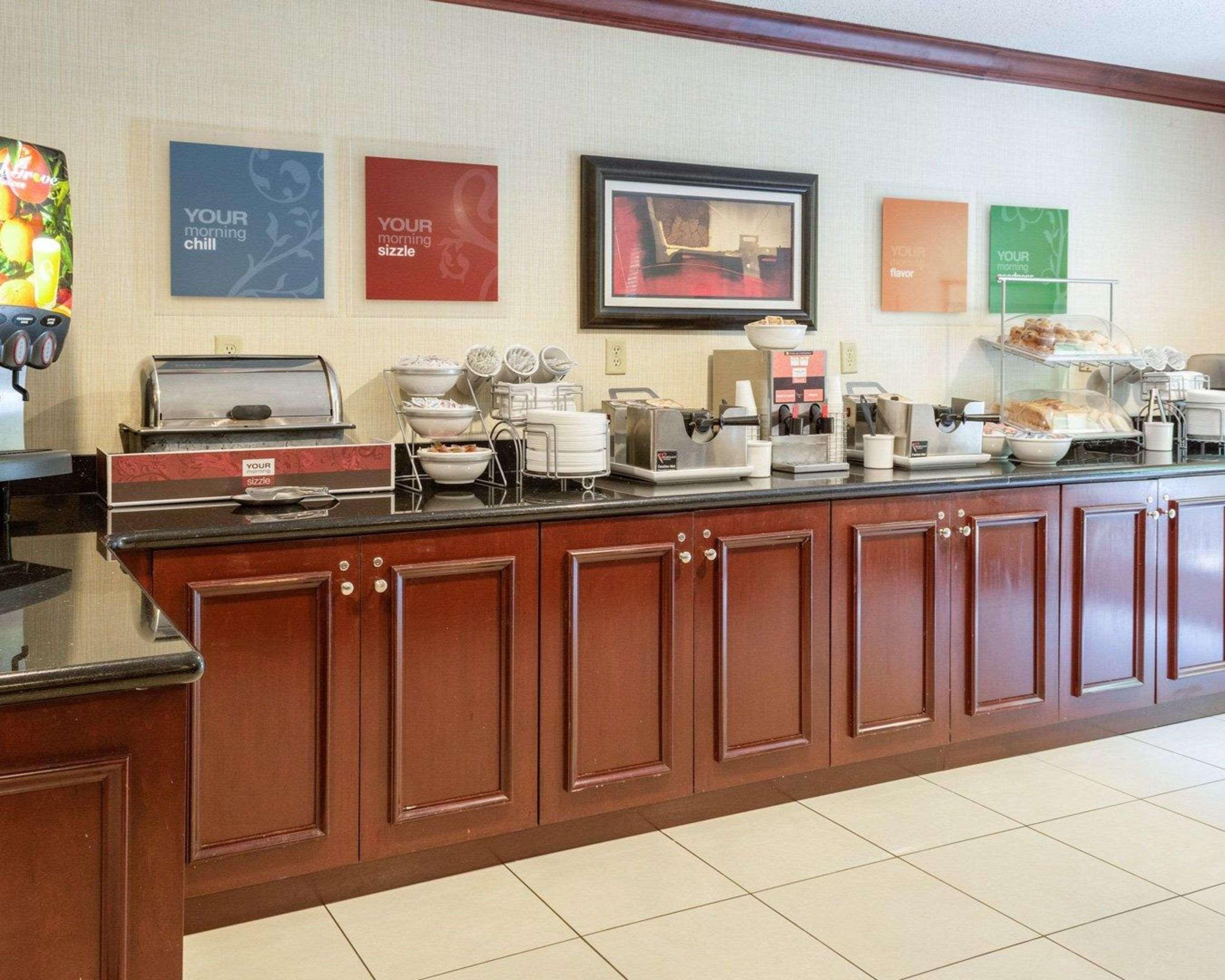 Comfort Suites Newport News Airport Extérieur photo