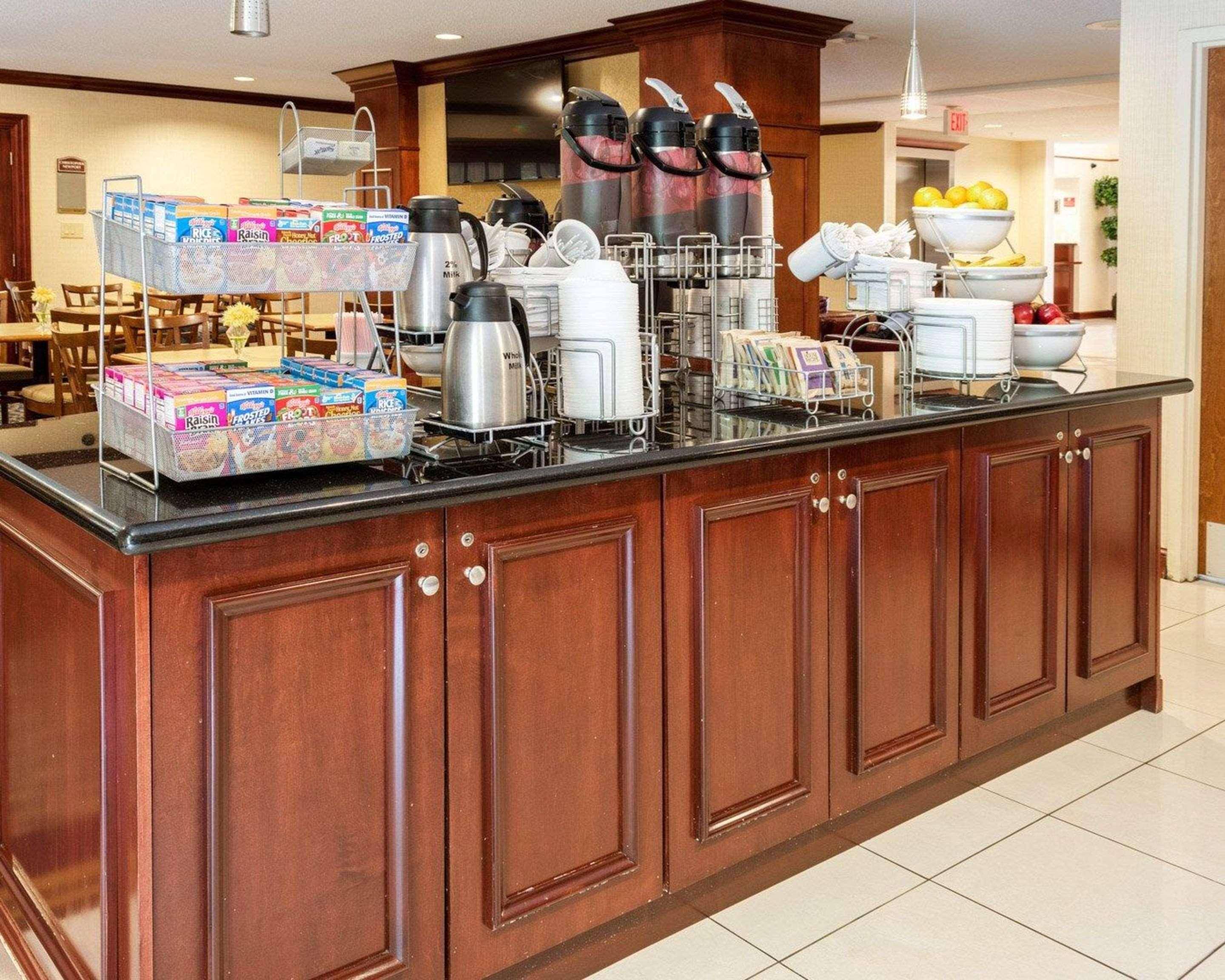 Comfort Suites Newport News Airport Extérieur photo