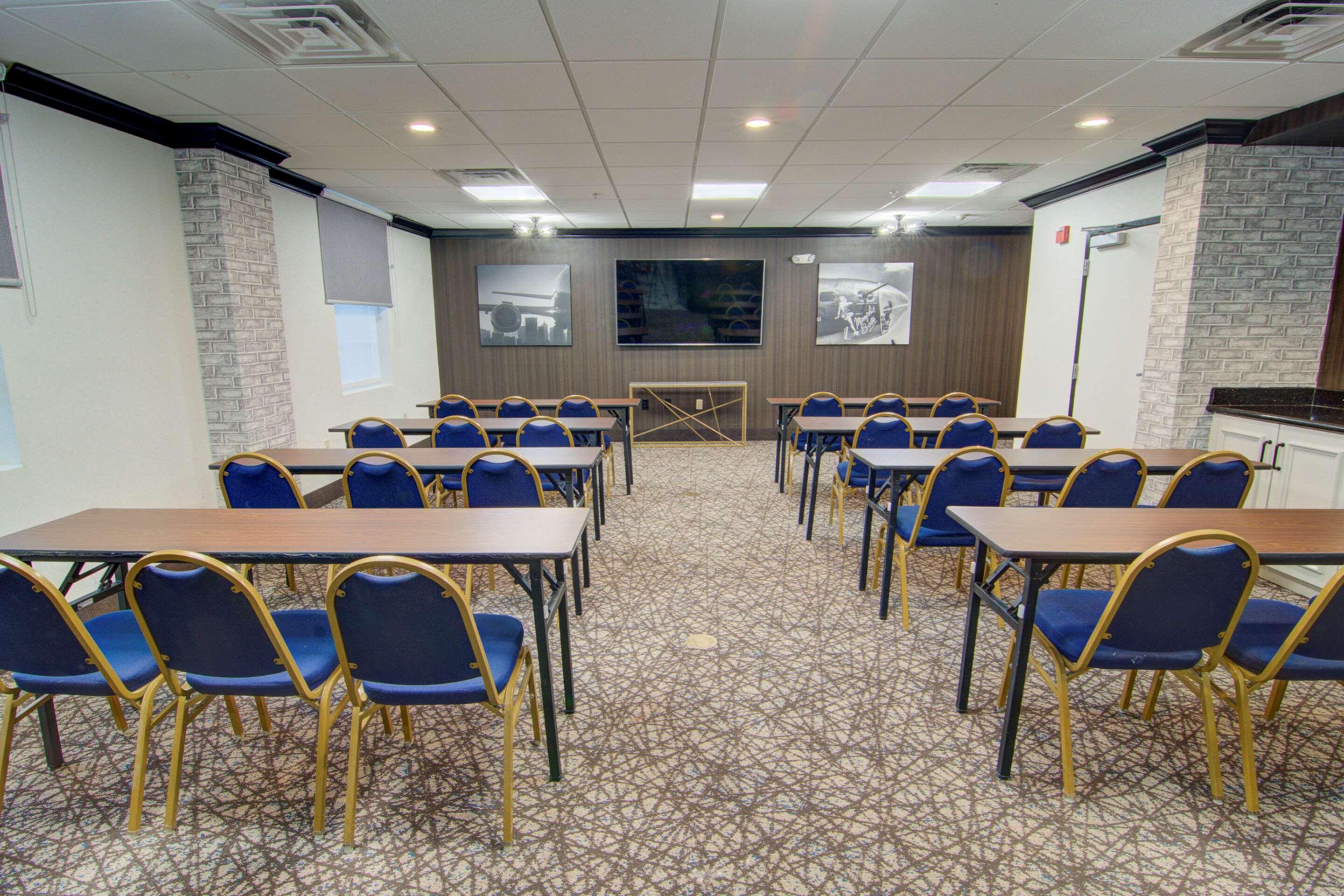 Comfort Suites Newport News Airport Extérieur photo