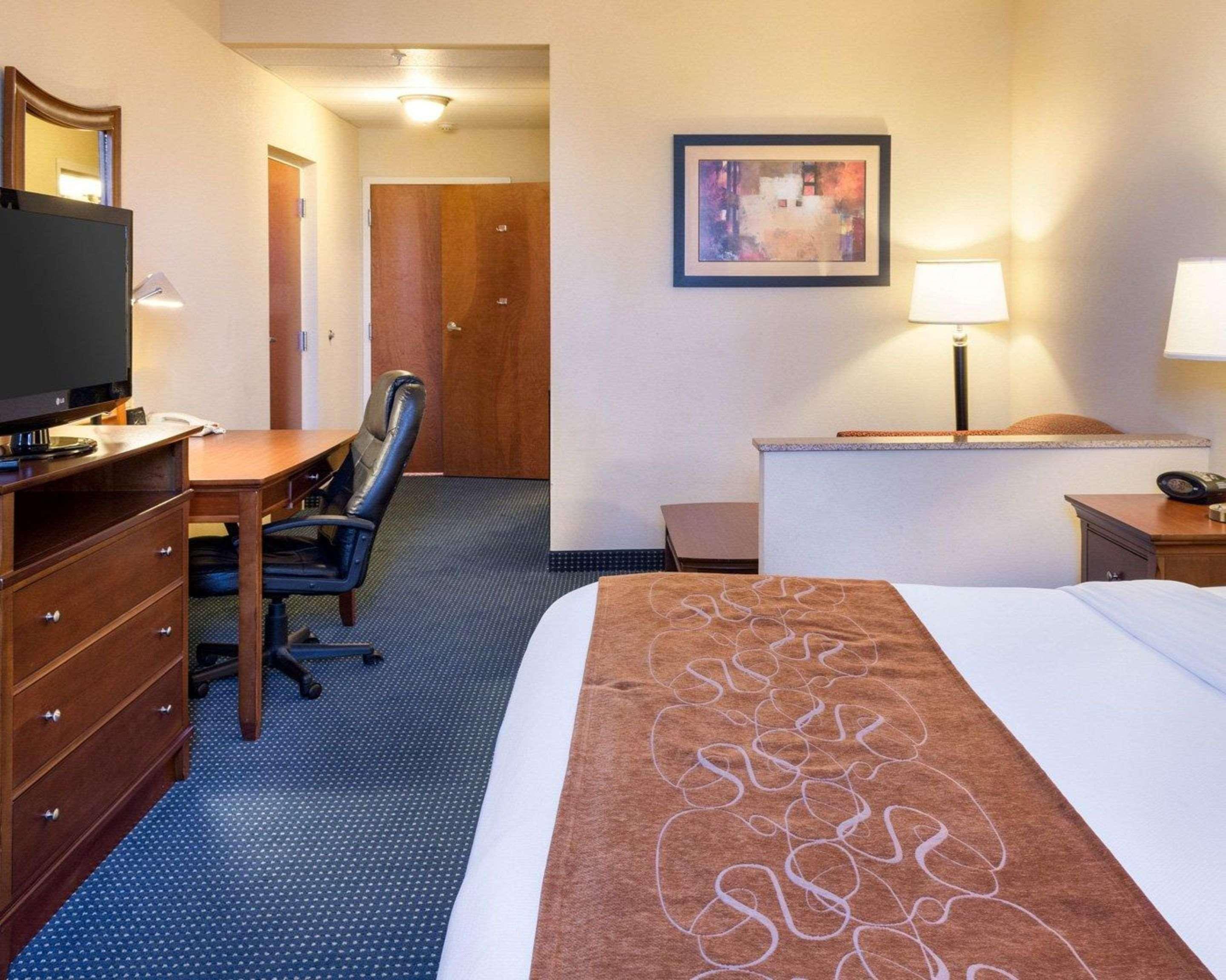 Comfort Suites Newport News Airport Extérieur photo