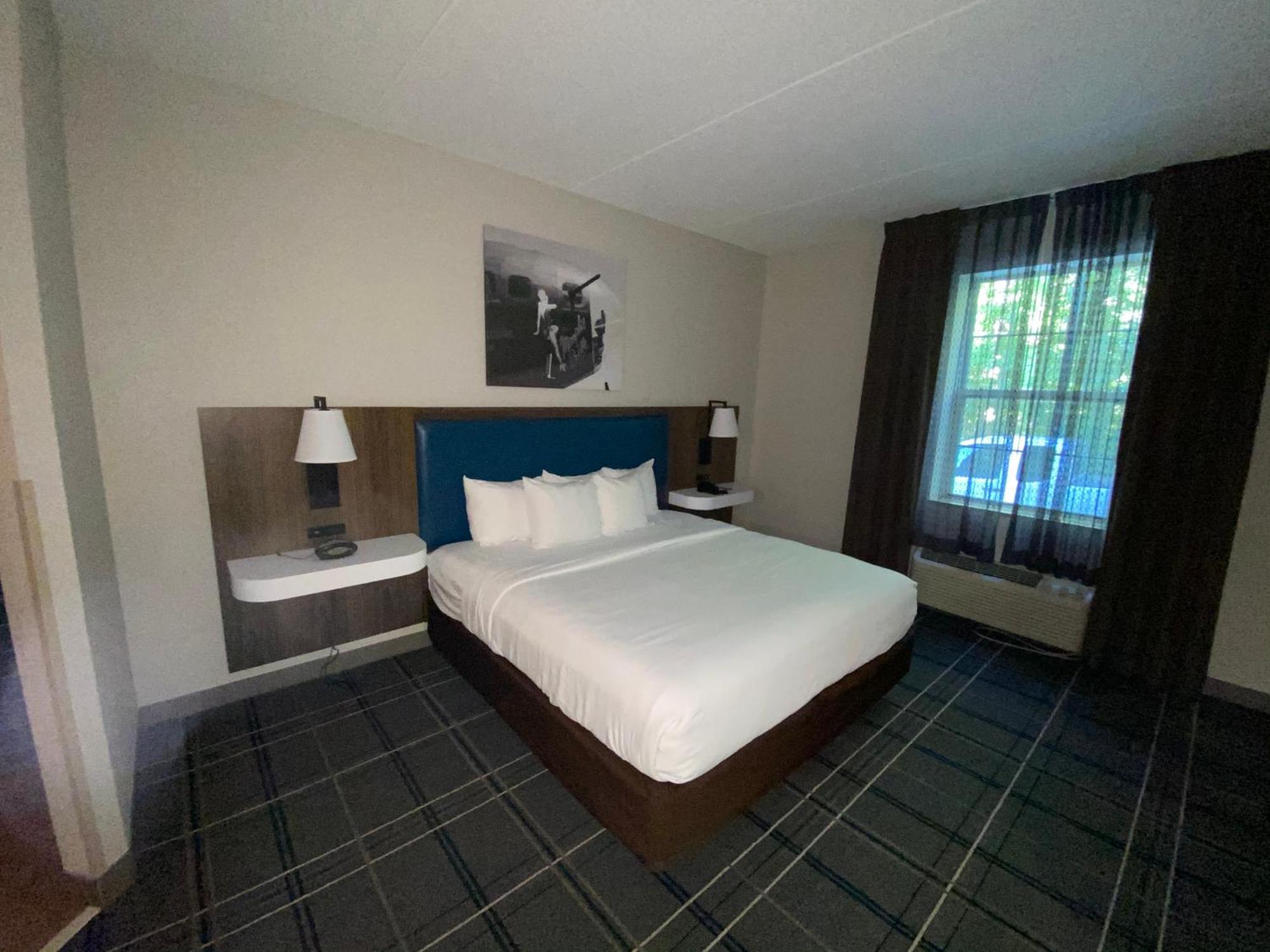 Comfort Suites Newport News Airport Extérieur photo